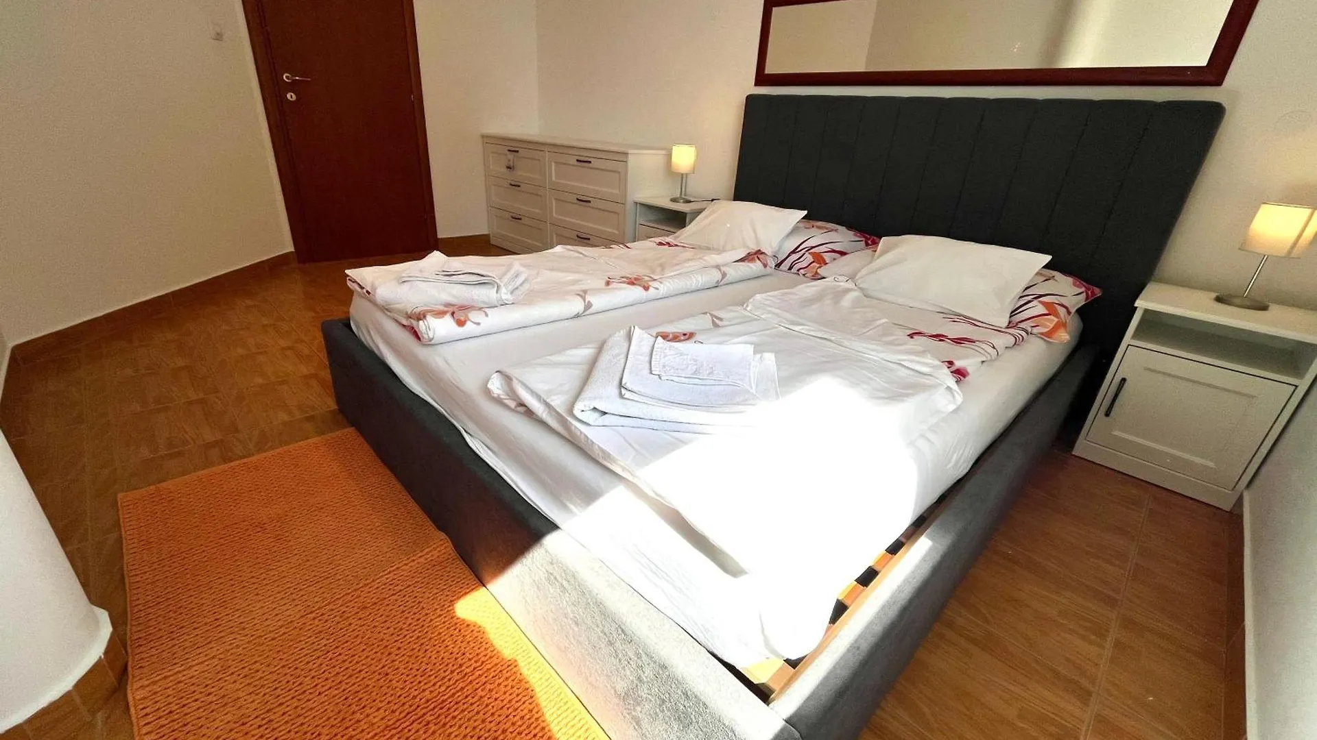 Apartment Eli Kacjak ドラマリ